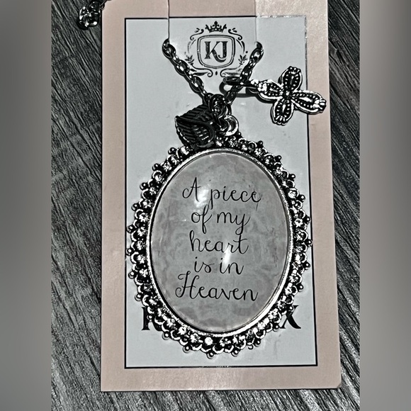 Kole Jax pendant necklace. - Picture 3 of 3